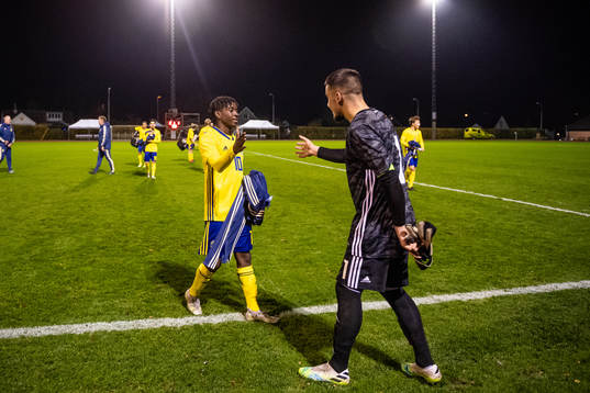 Sveriges Didace Daniele Rutsoka Burubwa och målvakt