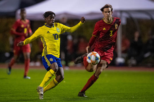 Sveriges Didace Daniele Rutsoka Burubwa och Belgiens Lukas