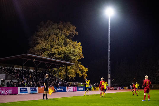 Interiör vy över ett fullsatt Hörby IP