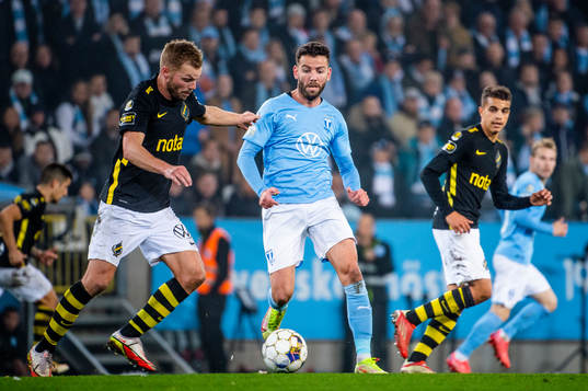 s Sebastian Larsson