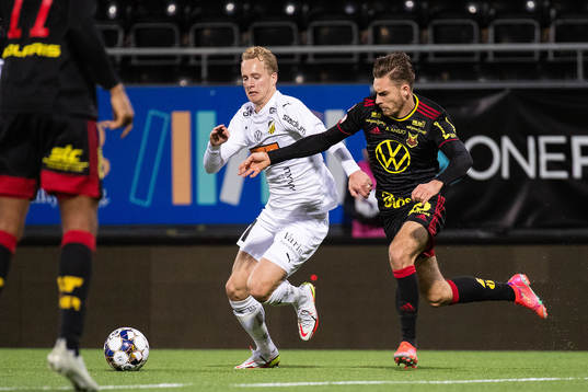 Häckens Gustav Berggren och Östersunds Felix Hörberg