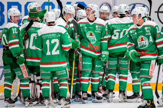 Rögles Oliver Tärnström jublar