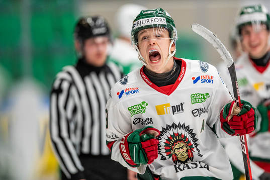 Frölundas Liam Dower Nilsson jublar