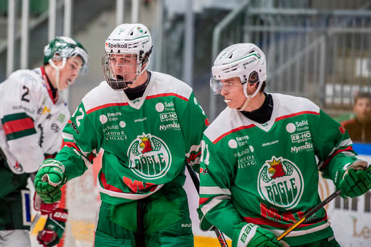 Rögles Oskar Pettersson jublar