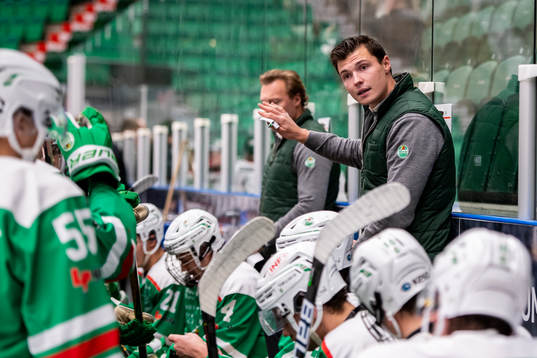 Rögles huvudtränare Max Bohlin