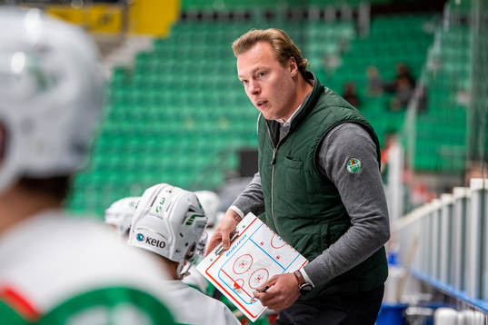 Rögles assisterande Tränare Linus Karlssonn