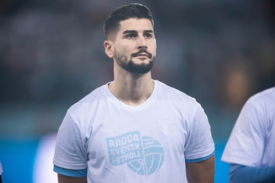 Malmö FFs Antonio Colak med en tröja med trycket