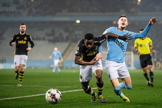 s Erick Otieno och Malmö FFs Veljko Birmancevic