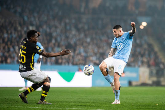 s Erick Otieno och Malmö FFs Sergio Pena