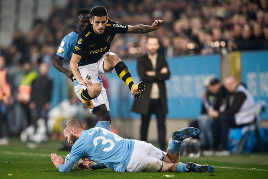 s Nicolas Stefanelli och Malmö FFs Jo Inge Berget