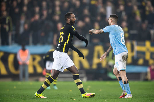 s Henok Goitom och Malmö FFs Sergio Pena