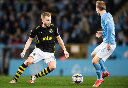 s Sebastian Larsson och Malmö FFs Oscar Lewicki