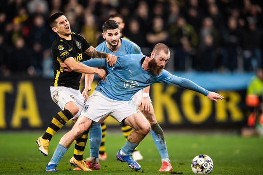 s Nicolas Stefanelli och Malmö FFs Jo Inge Berget