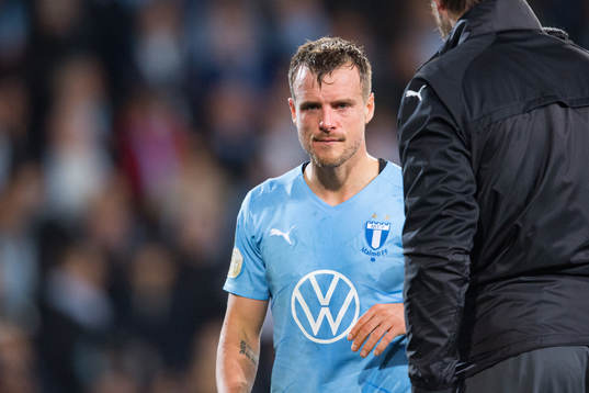 Malmö FFs Eric Larsson har ont