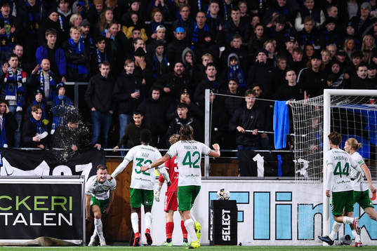 Hammarbys Richard Magyar jublar