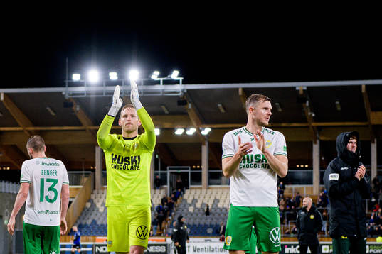 Hammarbys målvakt David Ousted och Richard Magyar jublar