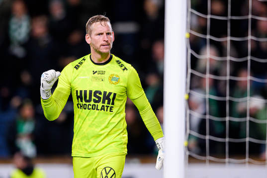 Hammarbys målvakt David Ousted  jublar