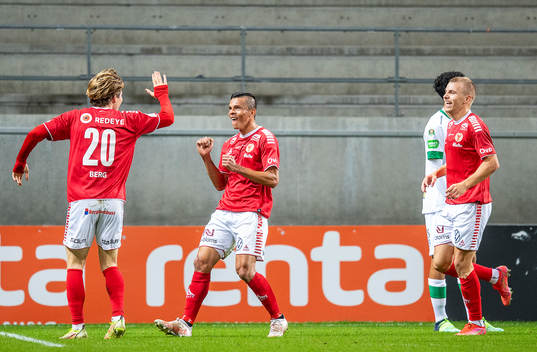 Kalmars Romario Pereira Sipiao jublar