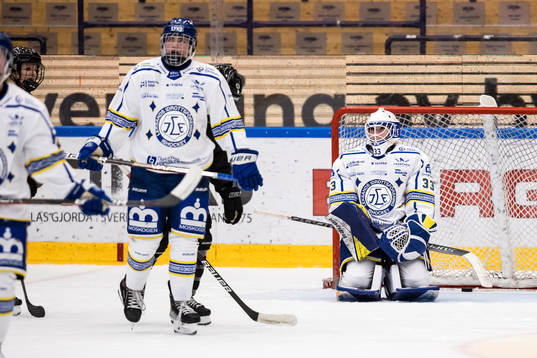 Leksands målvakt Amanda Johansson deppar