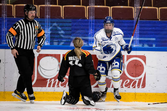 Brynäs Katerina Mrazova och Leksands Celine Tardif
