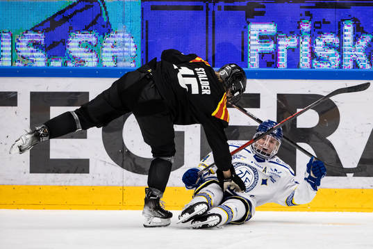 Brynäs Lara Stalder och Leksands Wilma Johansson