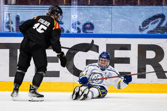 Brynäs Lara Stalder och Leksands Wilma Johansson