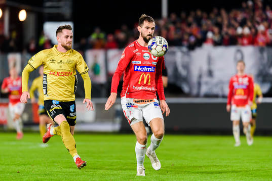 Elfsborgs Rasmus Alm och Degerfors Sebastian Olsson