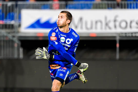 Degerfors målvakt Alfie Malik Whiteman