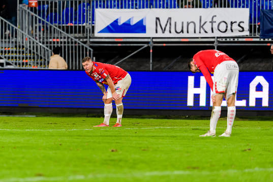 Degerfors Victor Edvardsen och Sean Sabetkar deppar
