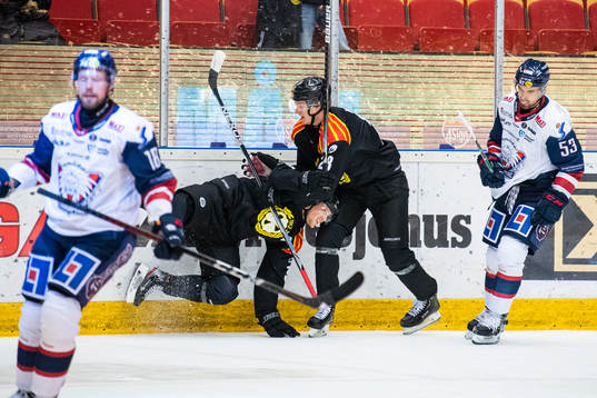 Brynäs Linus Ölund jublar