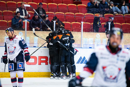 Brynäs Linus Ölund jublar