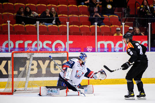 Brynäs Anton Rödin gör 3-1 bakom bakom Linköpings