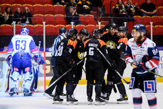 Brynäs spelare jublar