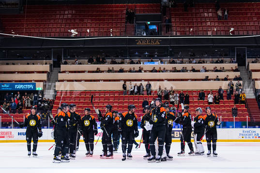Brynäs spelare jublar