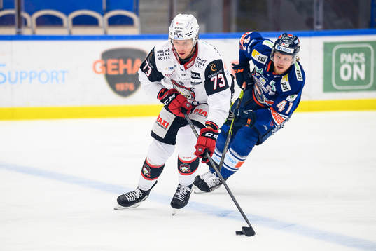 Malmö Redhawks Adam Ollas Mattsson och Växjös Ludvig