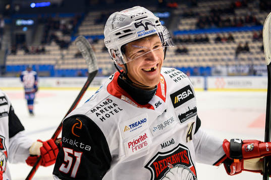 Malmö Redhawks Emil Sylvegård jublar