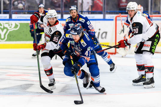 Malmö Redhawks Carl Persson och Växjös Ludvig Nilsson