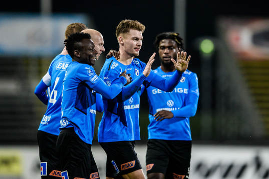 Halmstads Samuel Kroon jublar med lagkamrater