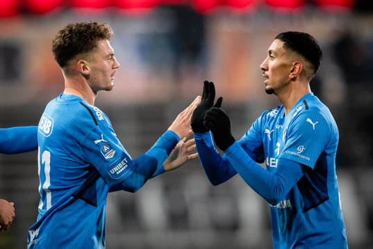 Halmstads Samuel Kroon jublar med Amir Al-Ammari