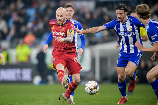 Djurgårdens Magnus Eriksson och IFK Göteborgs Gustav