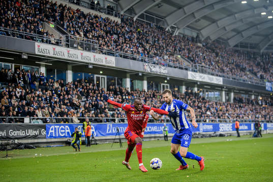 Djurgårdens Edward Chilufya och IFK Göteborgs Mattias