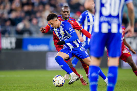 IFK Göteborgs Tobias Sana och Djurgårdens Edward Chilufya