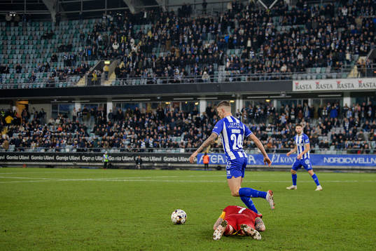 Djurgårdens Magnus Eriksson och IFK Göteborgs Filip Ambroz
