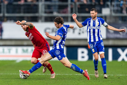 Djurgårdens Magnus Eriksson och IFK Göteborgs Gustav