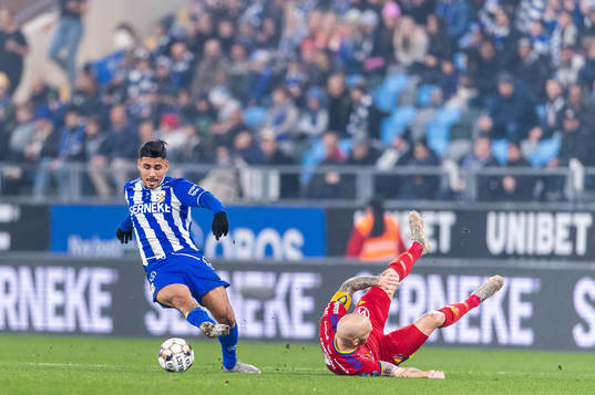 IFK Göteborgs Hosam Aiesh och Djurgårdens Magnus Eriksson