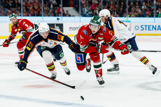 Djurgårdens Filip Cederqvist och Frölundas Simon Edvinsson