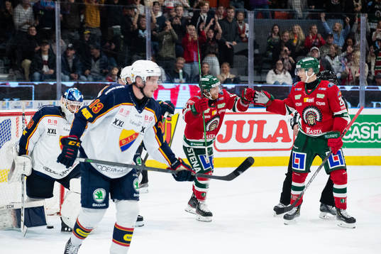 Frölundas Ryan Lasch jublar  med Johan Sundström