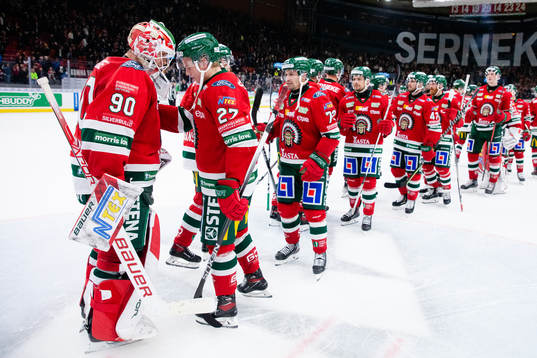 Frölundas målvakt Matthew Tomkins och Teodor Niederbach