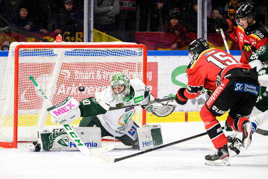 Färjestads målvakt Henrik Haukeland och Luleås Carl