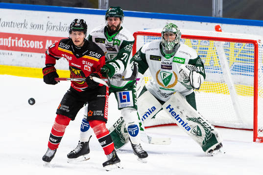 Luleås Jonas Berglund, Färjestads Jesse Virtanen och